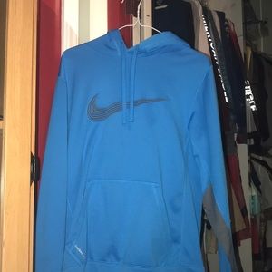 Nike therma fit hoodie, size small
